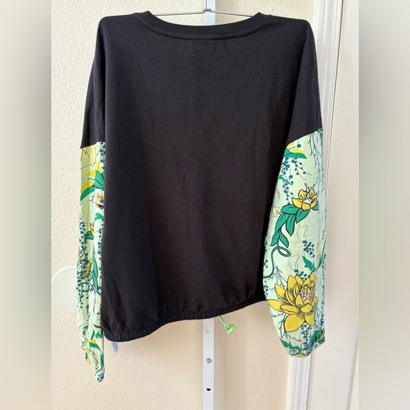 NWOT - Disney The Princess and the Frog Tiana Choose Your Destiny Top - Size L - Picture 4 of 5